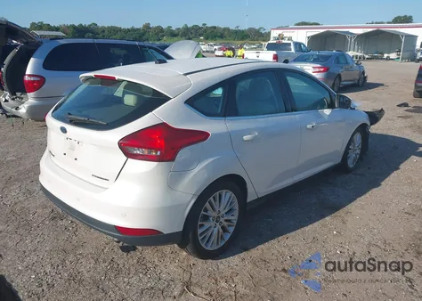 2018 Ford Focus Titanium из США, поврежденный, VIN 1FADP3N23JL283296